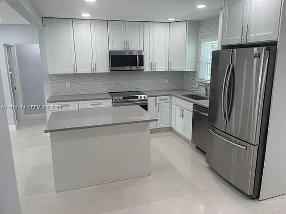 3rd image of 40 NE 48th Ct #10