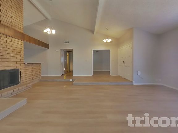 3rd image of 3629 W Kelton Ln