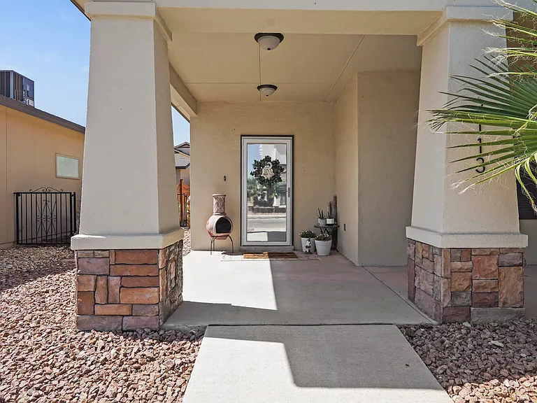 2113 William Caples St — Photo 2
