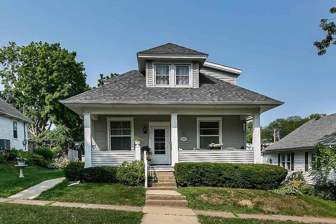 5 bed, 1553 sqft, $2,000 — Photo 1