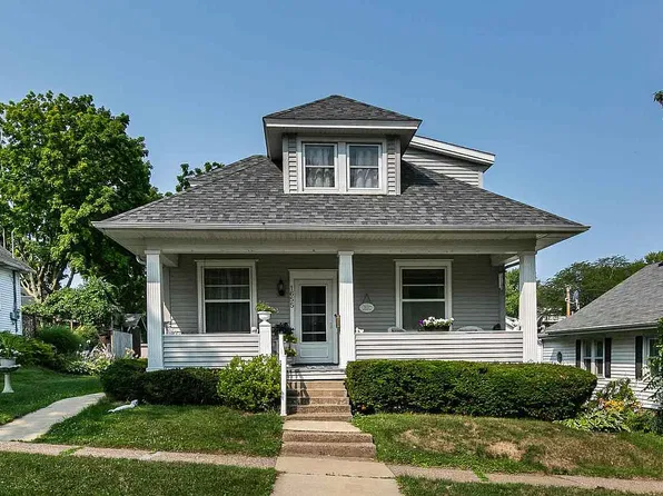 1655 Ashton Pl, Dubuque, IA 52001