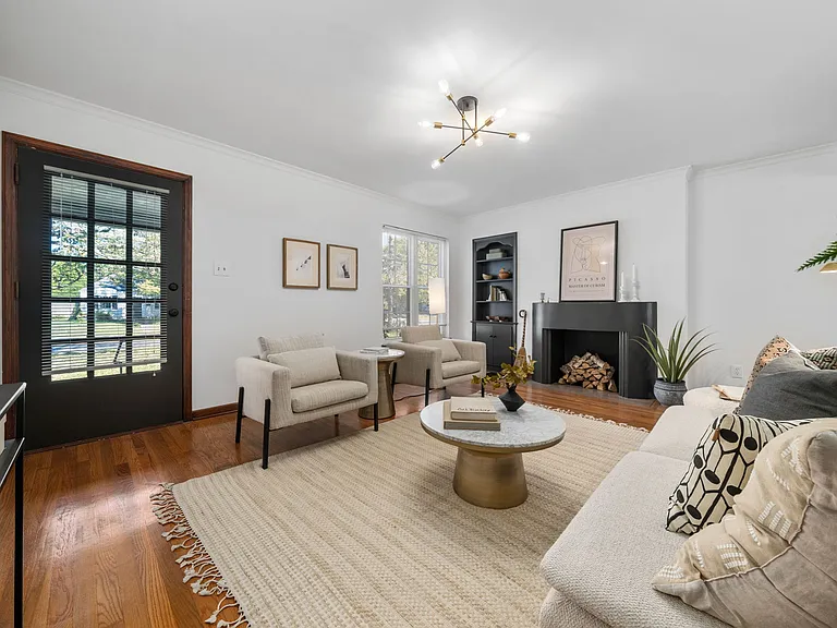 2327 E Livingston Ave #2327 — Photo 2