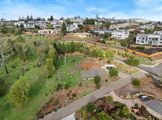 3903 Parker Hill Road, Santa Rosa, CA 95404