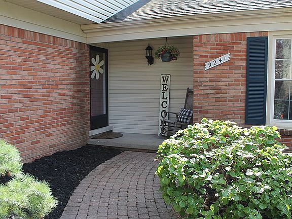 3rd image of 9241 Mapletree Dr