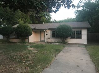 114 NE Taylor St, Burleson, TX 76028
