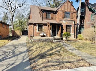 137 E Iroquois Rd, Pontiac, MI 48341