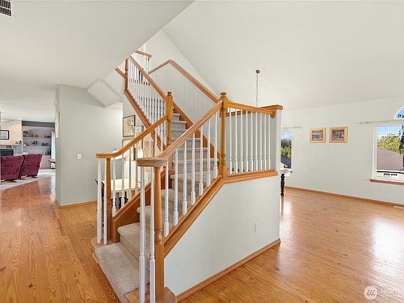 4th image of 8025 77th Street NE
