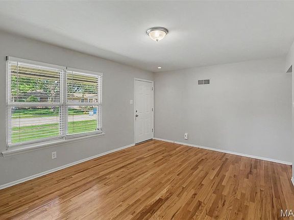 2nd image of 566 Candle Light Ln