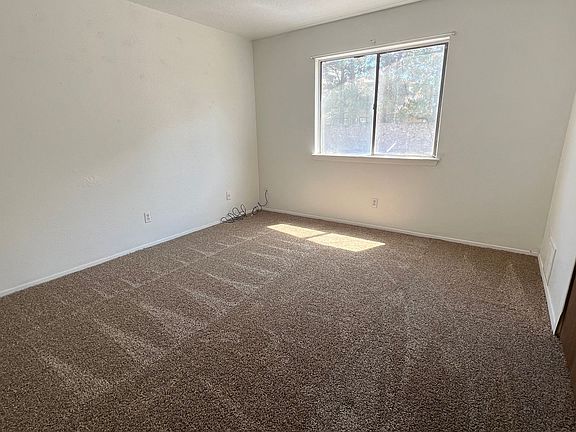 4th image of 458 Dartmouth Ave APT D
