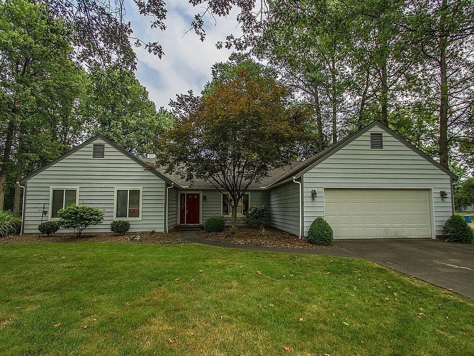 1st image of 32356 Birchwood Ln