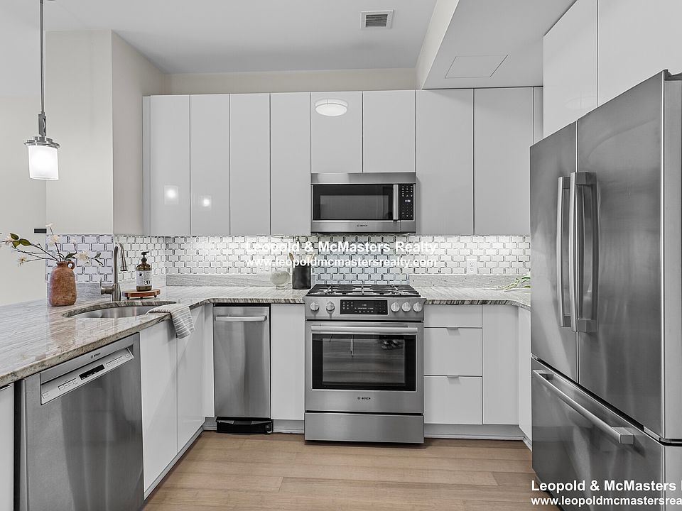 1st image of 121 Portland St #601