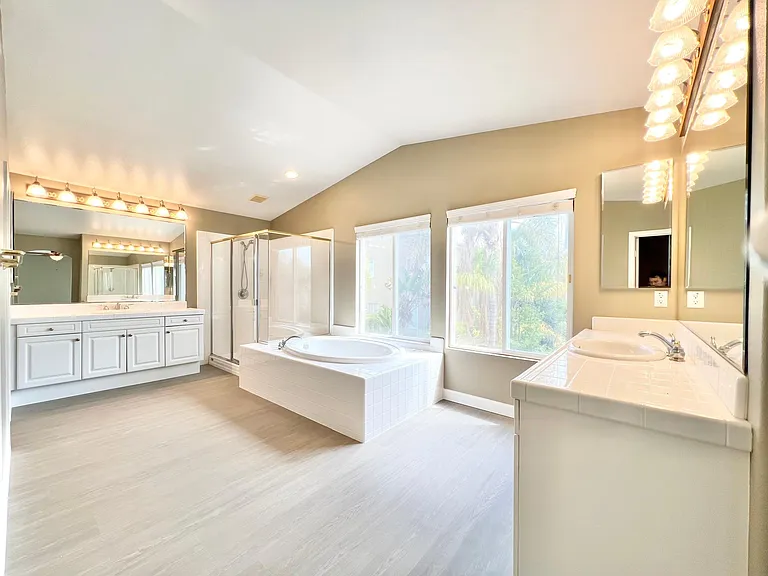 5003 Sterling Grove Ln — Photo 9