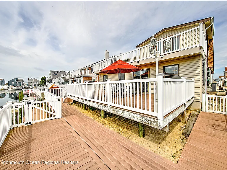 31 Peggy Ln — Photo 28