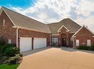 1003 SW Edinburgh Ave, Bentonville, AR 72713