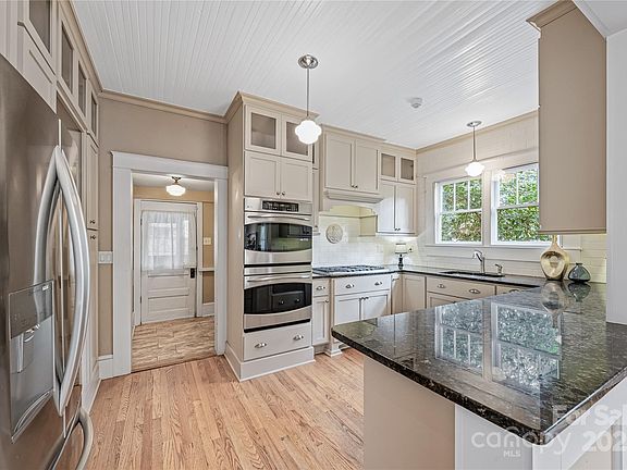 5th image of 648 E Iredell Ave