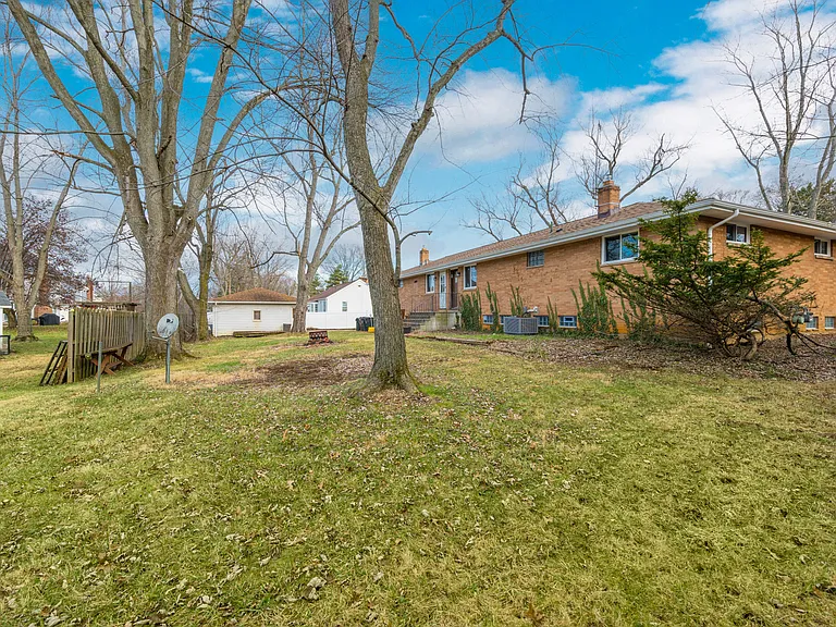 2930 Northglen Dr — Photo 36