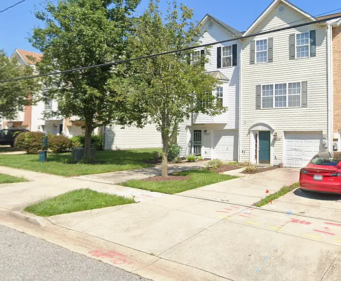 2541 Markham Ln — Photo 1