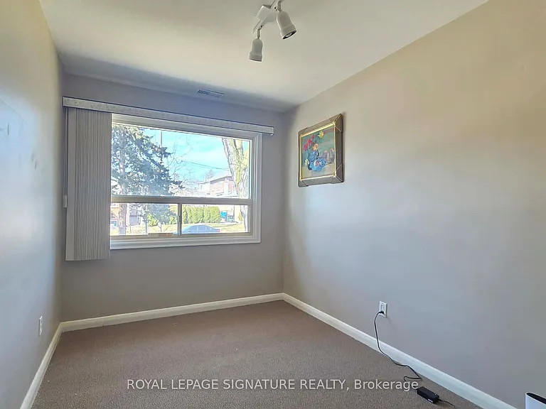 42 Jubilee Cres #MAINFLOOR — Photo 12