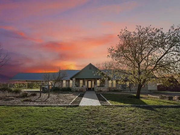 669 Fm 480, Center Point, TX 78010