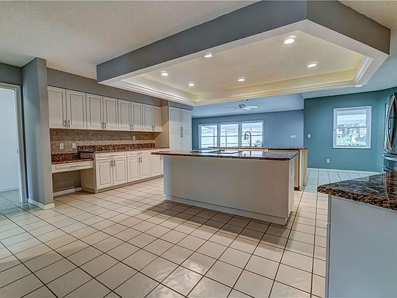 3rd image of 1201 Underwood Dr