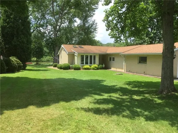 476 Latonka Dr, Mercer, PA 16137