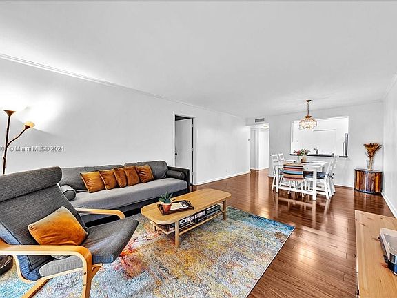 4th image of 30 Toledo Ct #5-35