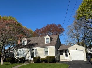 44 Westbrook Rd, Warwick, RI 02886