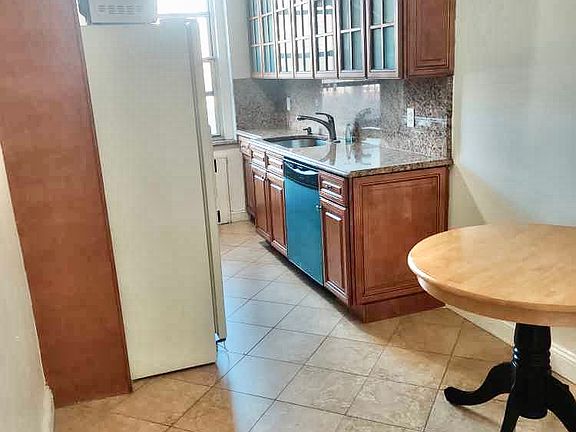 4th image of 63-109 Saunders St APT B12