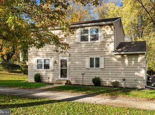 1 Hillcrest Dr, Downingtown, PA