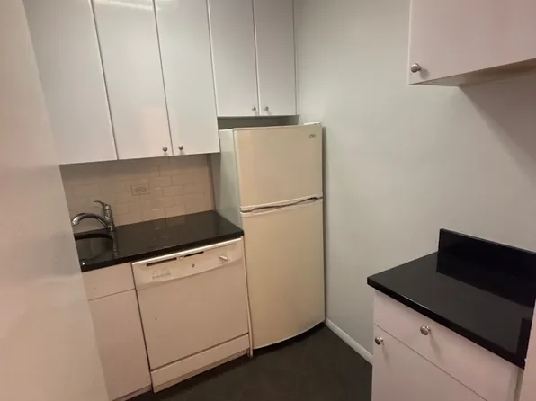 330 E. 46th Street image 5 of 11