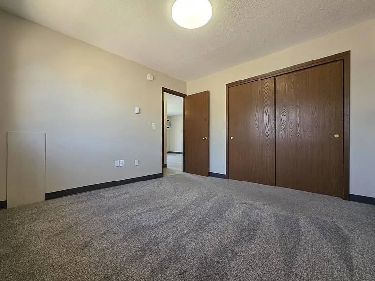400 3rd Ave SW #4 — Photo 8