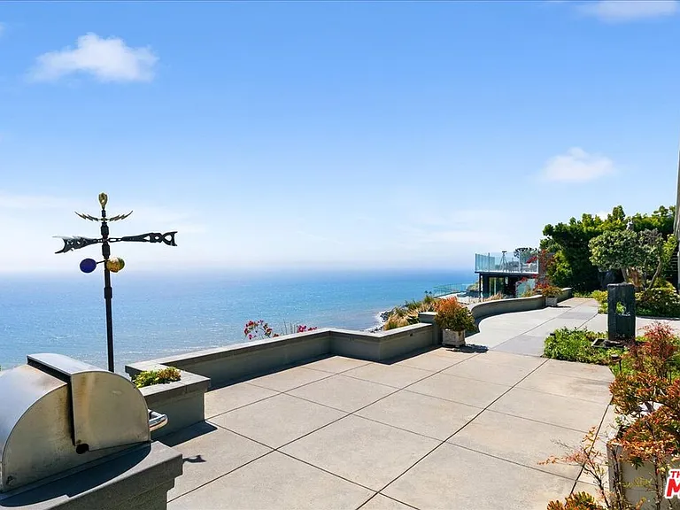 18244 Coastline Dr — Photo 24