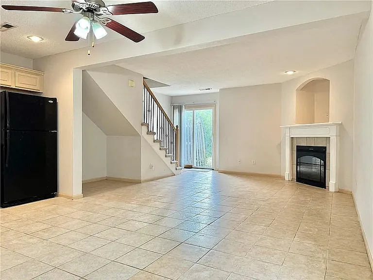2928 S Harvard Ave — Photo 2