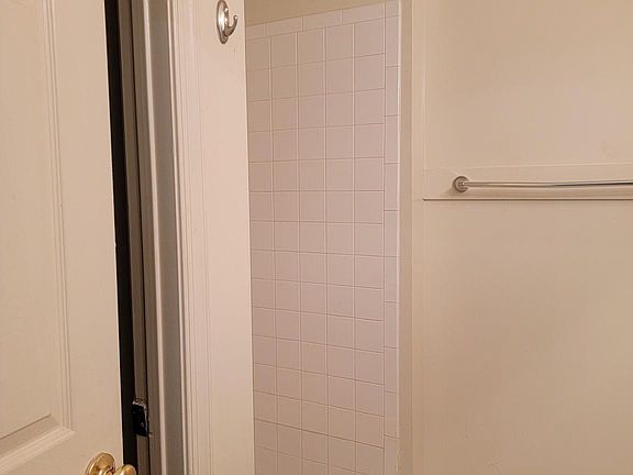 5th image of 7414 Gadsby Sq