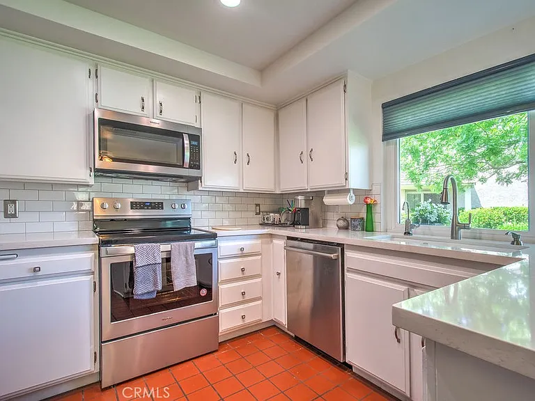 17252 Citron — Photo 10