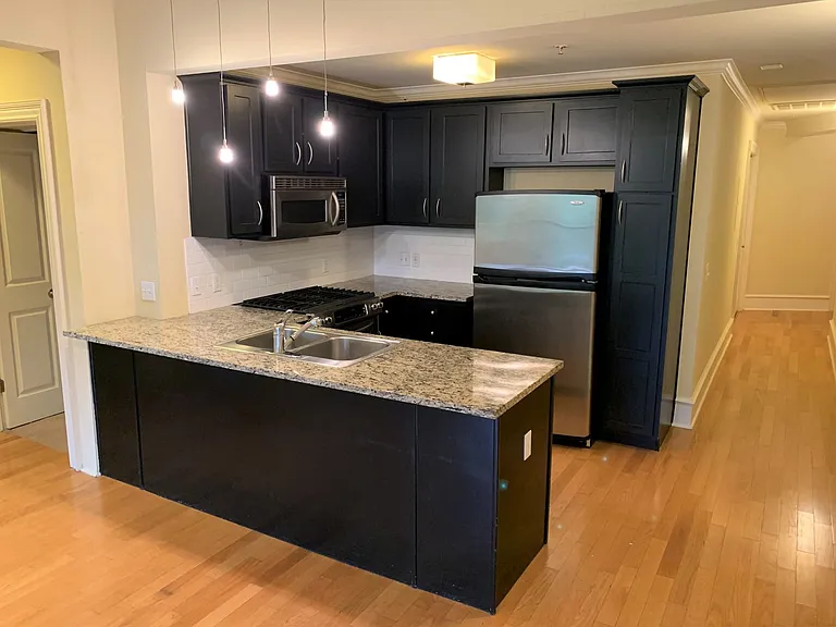 600 W Meadow St #310 — Photo 10