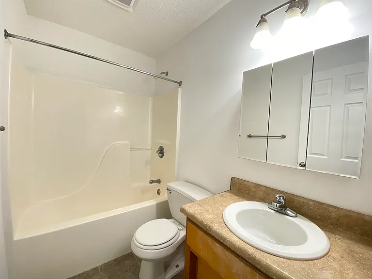 252 Bethesda Rd #A — Photo 8