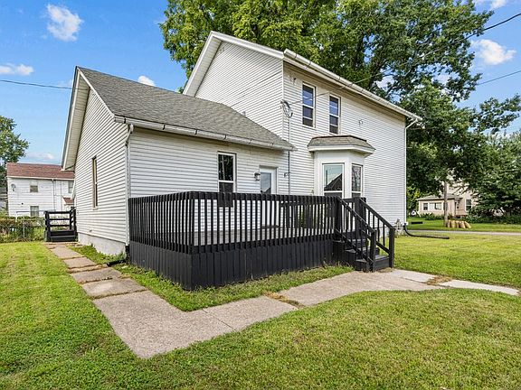 3rd image of 1504 Pershing Ave