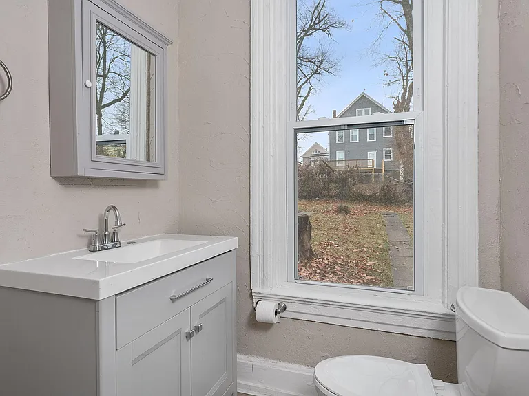 Half Bath off Kitchen and Dinning room