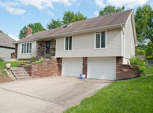200 SE Lake Village Blvd, Blue Springs, MO 64014