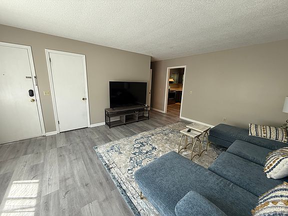 5th image of 7531 Leemont Dr