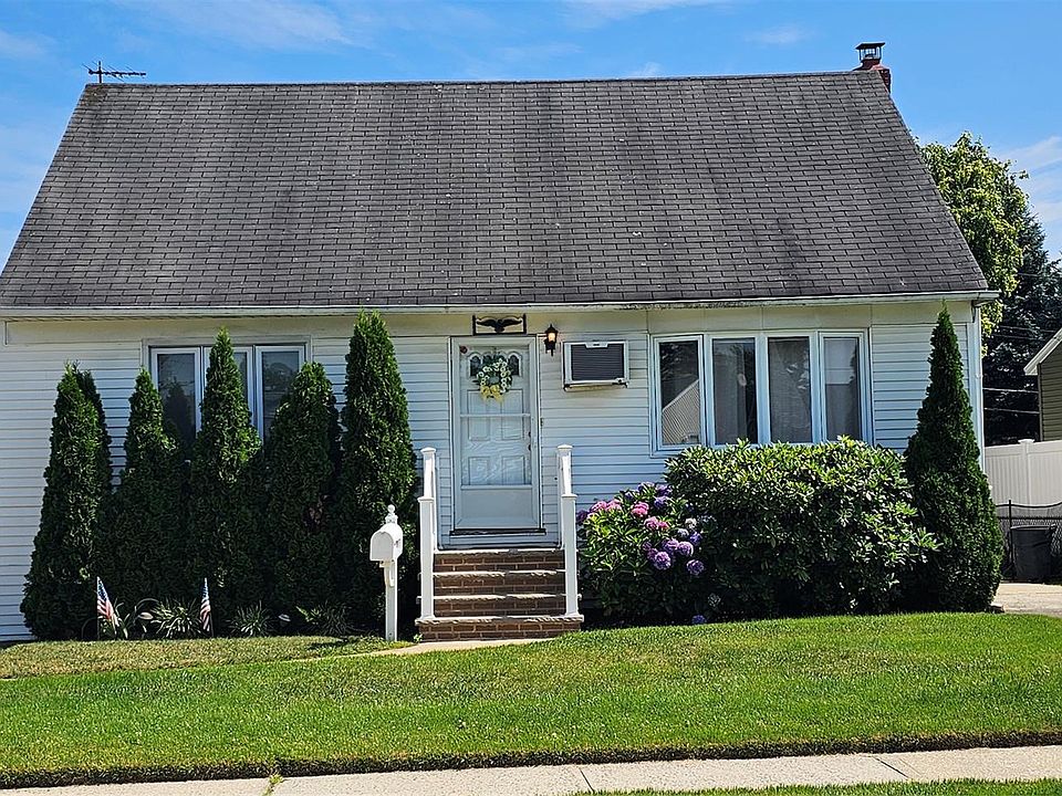 1st image of 671 Blackstone Ave