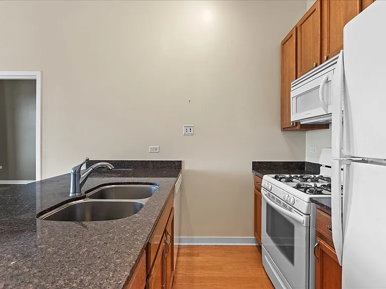 4015 N Milwaukee Ave #416 — Photo 7