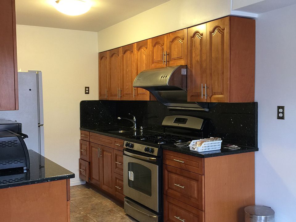 2nd image of 7037 153rd St