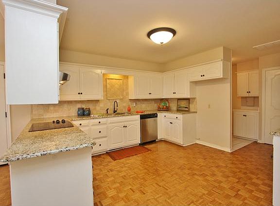 4th image of 8522 Waverly Ave