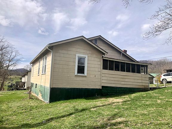5th image of 108 Rogers St