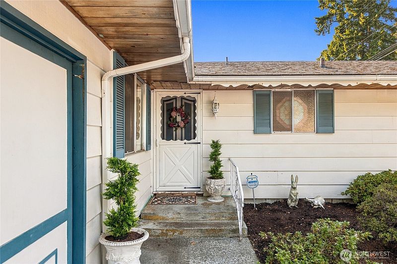 5th image of 2826 York Road