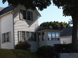 618 12th Ave S, Clinton, IA 52732