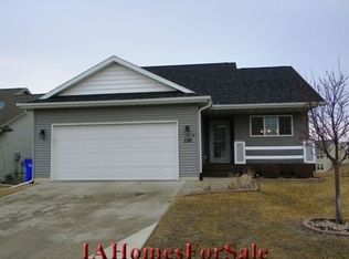 130 Brighton Cir SW, Cedar Rapids, IA 52404