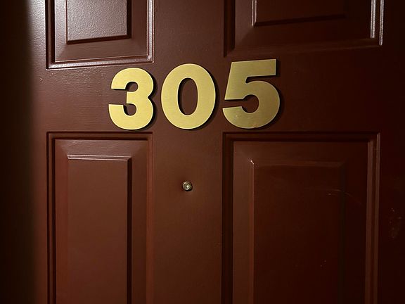 5th image of 4 Knightsbridge Drive Building 4, Unit 305